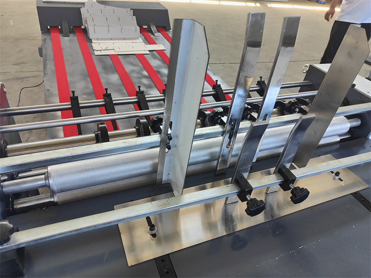 Carton Box Partition Slotter / Corrugated Paperboard Assembly Machine
