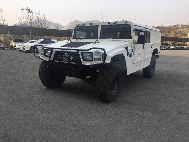 Diesel 4x4 All-wheel Drive Desert Touring Pickup Truck Land Off-road SUV 5011x2183x1980 mm