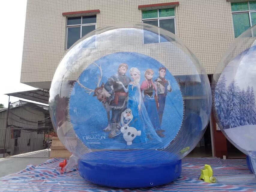 0.5mm PVC Trapaulin Outdoor Inflatable Snow Globe For Amusement Park