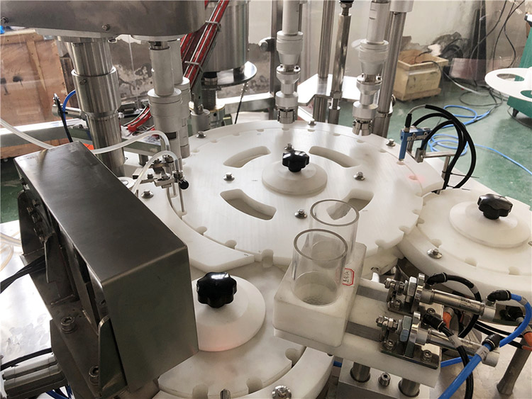 High quality cheap small volume liquid filling machine