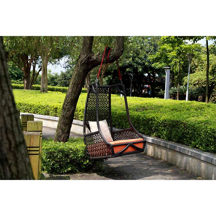 Park Iron Tube Frame Outdoor Hanging Rattan Egg Chair Leisure Wicker Patio Egg Swing Chair for Outdoor Relaxing