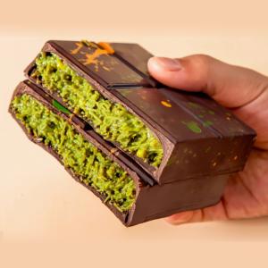  Dubai Pistachio Paste Compound Chocolate Custom Exotic Handmade Snacks Halal Manufactures