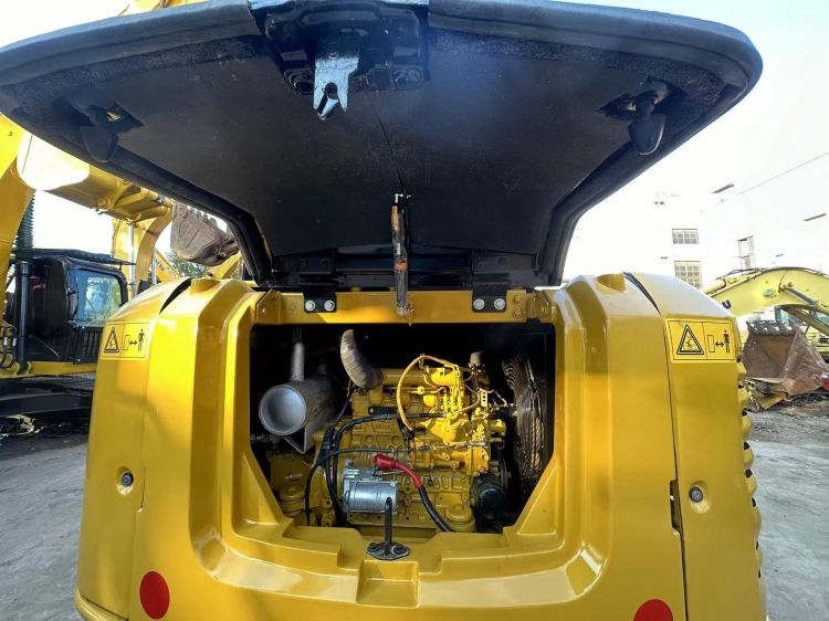 5000 KG Machine Weight Japan Original Cat 305.5e2 Excavator with 2700 Working Hours