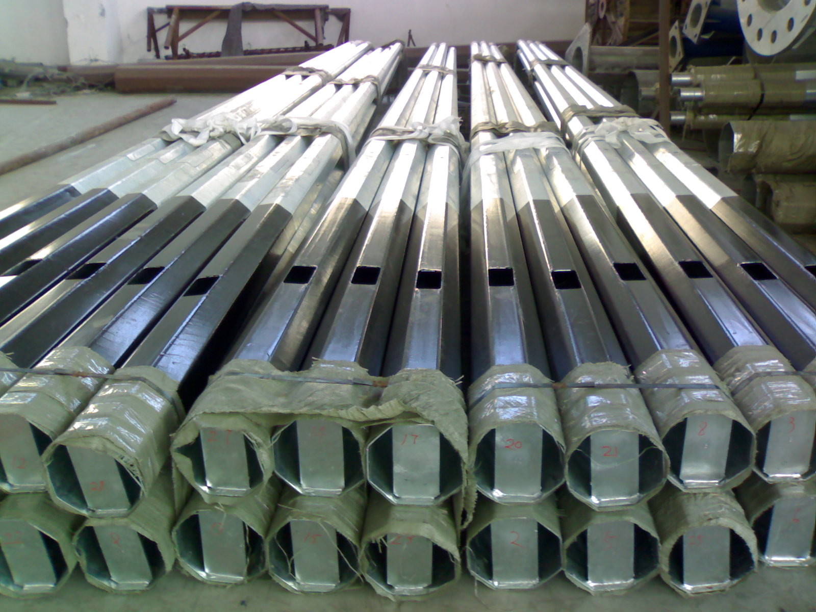 40Ft Power Transmission Poles Hot Dip Galvanised Steel Pole Q345 Octagonal Shape