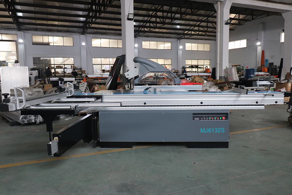 20mm Scorning Saw Bore Diameter Precision Wood Cutting Sliding Table Saw Machine