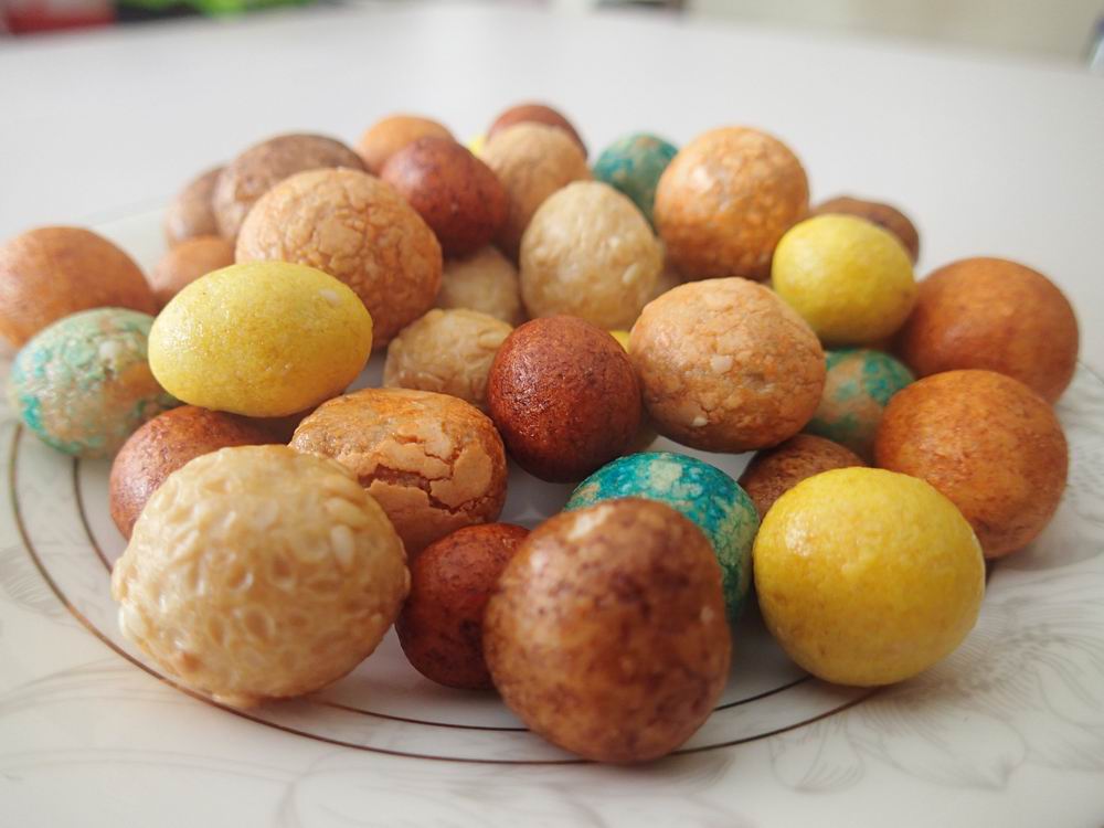 Various Color Japanese Peanut Crackers Crunchy Mixed Sugar Coated Peanuts