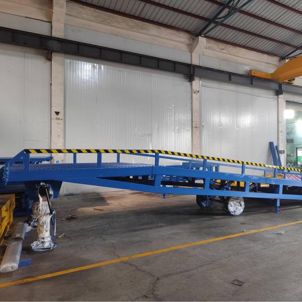 China Mobile Hydraulic Container Loading Ramp Dock Ramp  Temporary Loading Dock on sale China Mobile Hydraulic Container Loading Ramp Dock Ramp  Temporary Loading Dock on sale