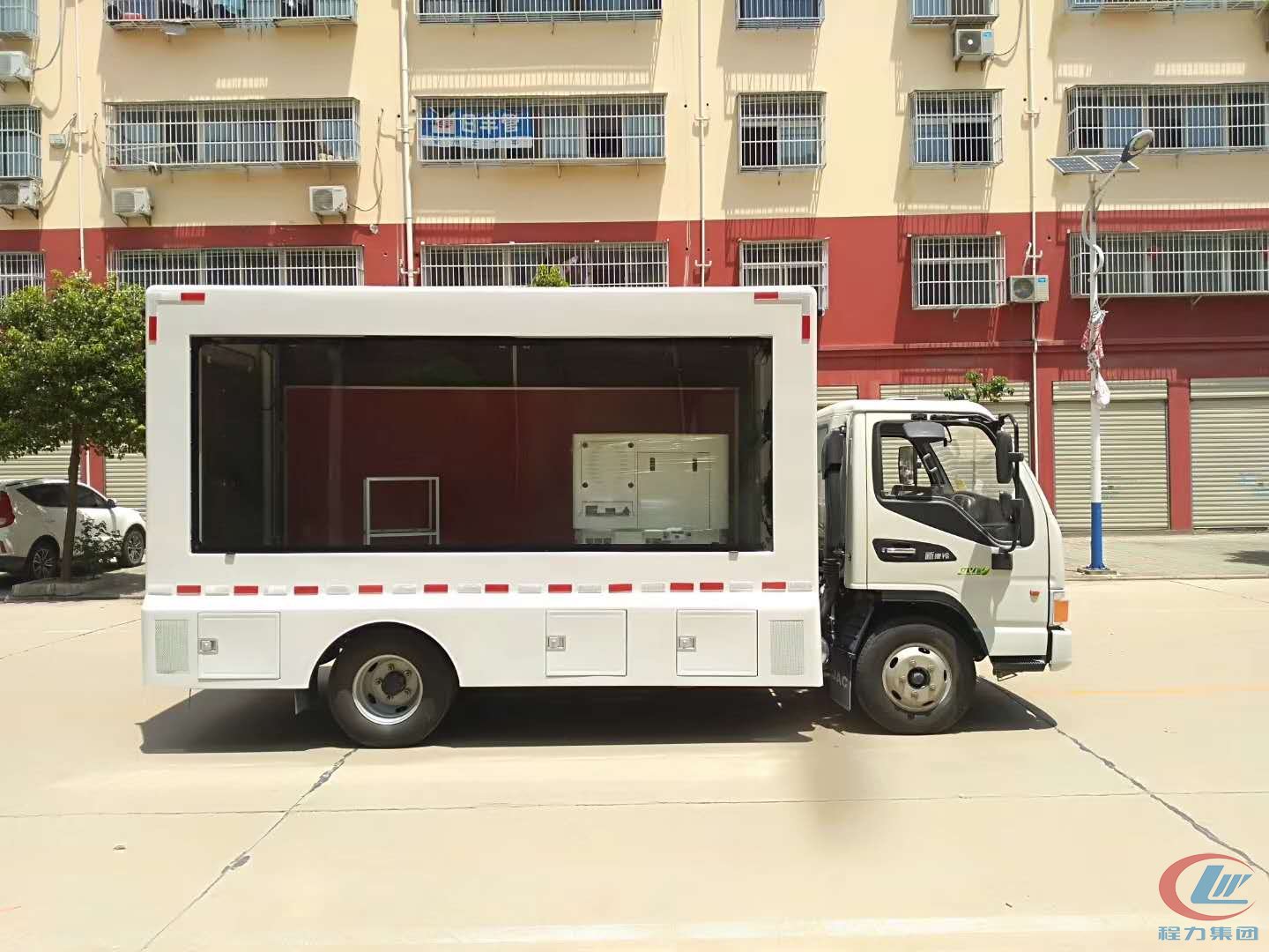 LED Display 3840*1728mm 120 hp 2.0 Electric Door Window Central Control Lock ABS Roller Advertising Light Box Advertising Truck
