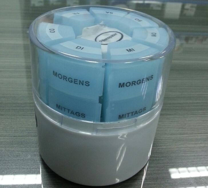 Portable Creative style foldable travel plastic cup with pill case, Random color creative travel cup with pill case for