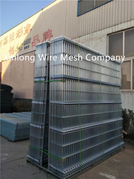 Durable Good Looking Wire Mesh Fence Panels Iron Rod Material 200*50Mm
