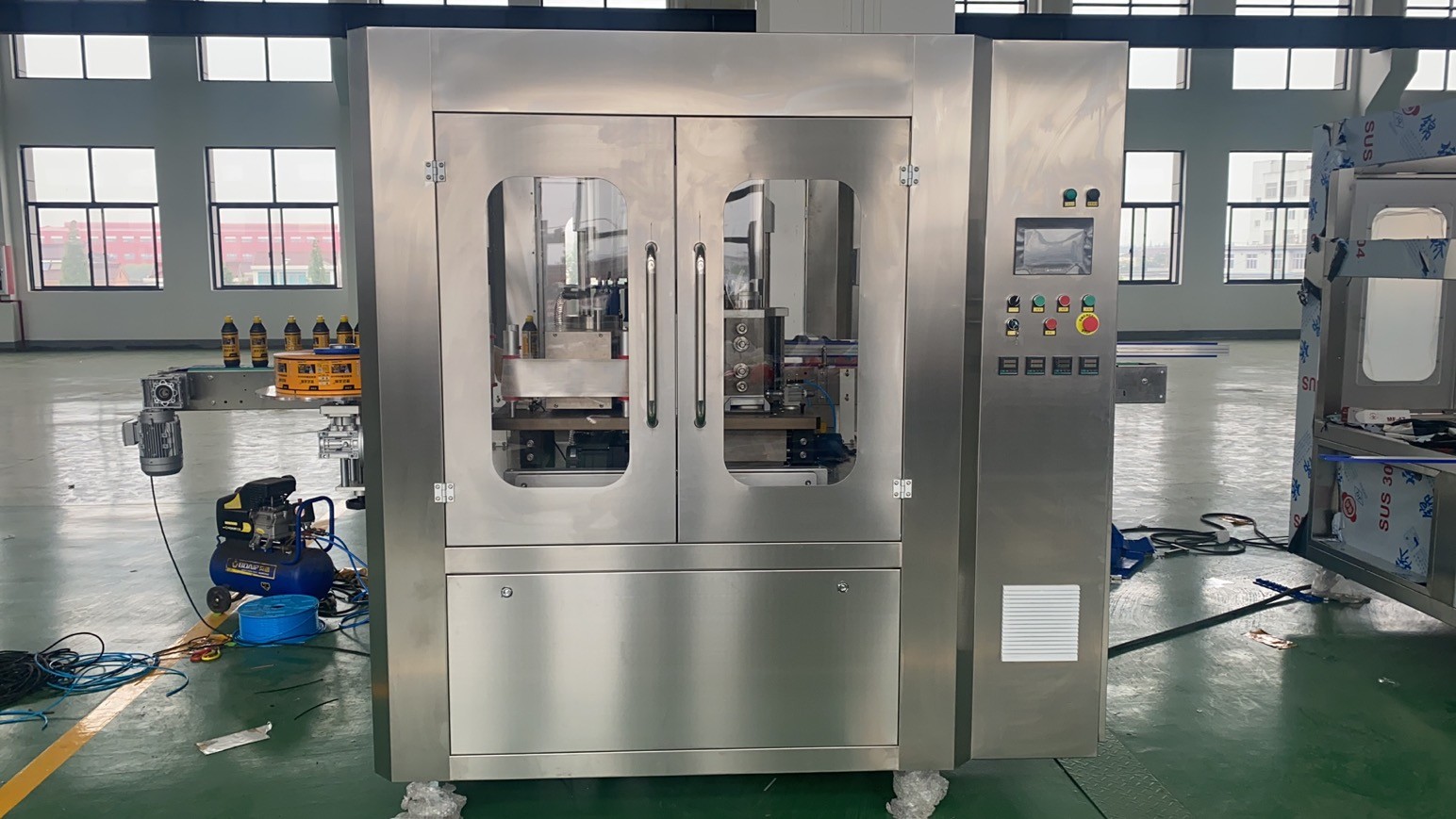 Hot Melt Automatic Water Bottle Labeling Machine OPP Roll Fed
