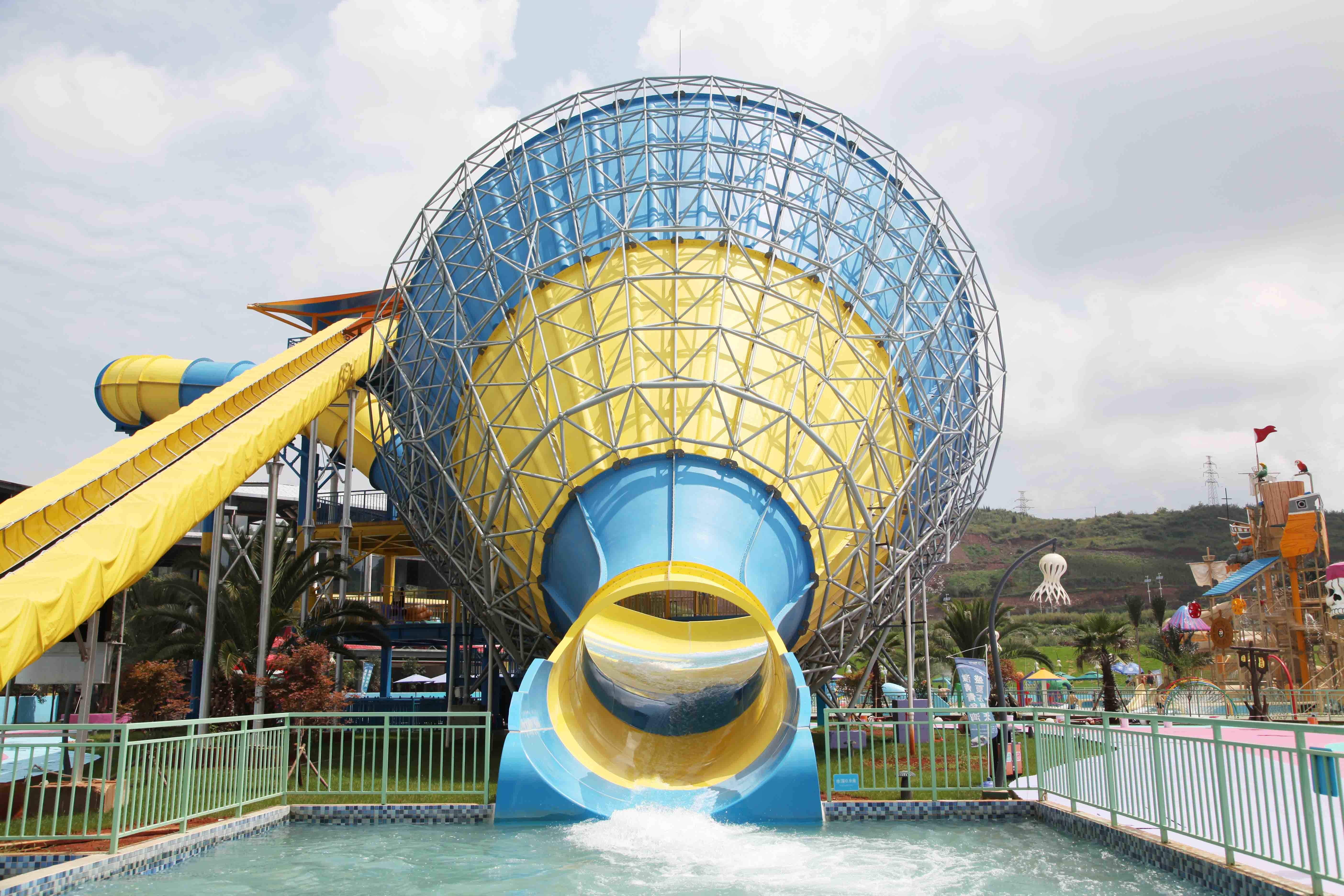 Customized Fiberglass Classical Tantrum Valley Water Park Rides 1 Year Waranty