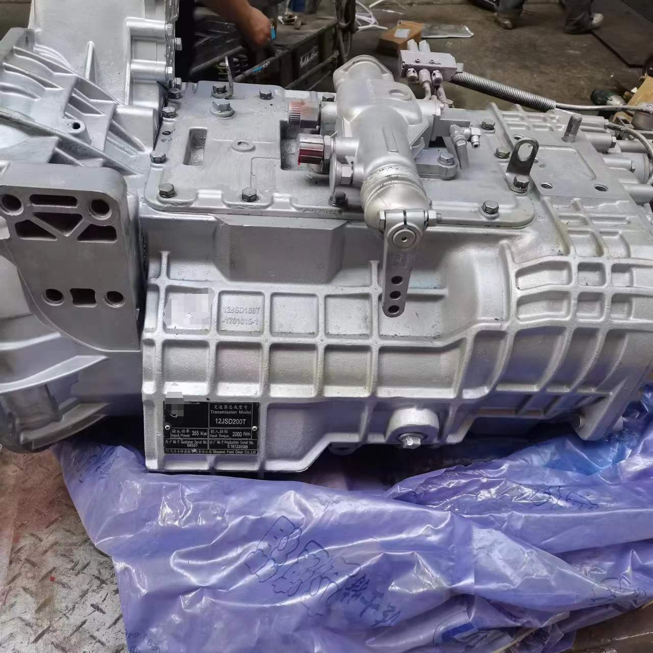 Heavy-duty Truck Headlight for Fh3 Fm3 Fh16 Spare Parts OE No. 21035638 21323108