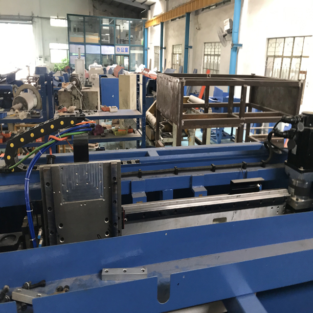 900*700 Working Area Automatic Packing Foam Electric Bonding Machine