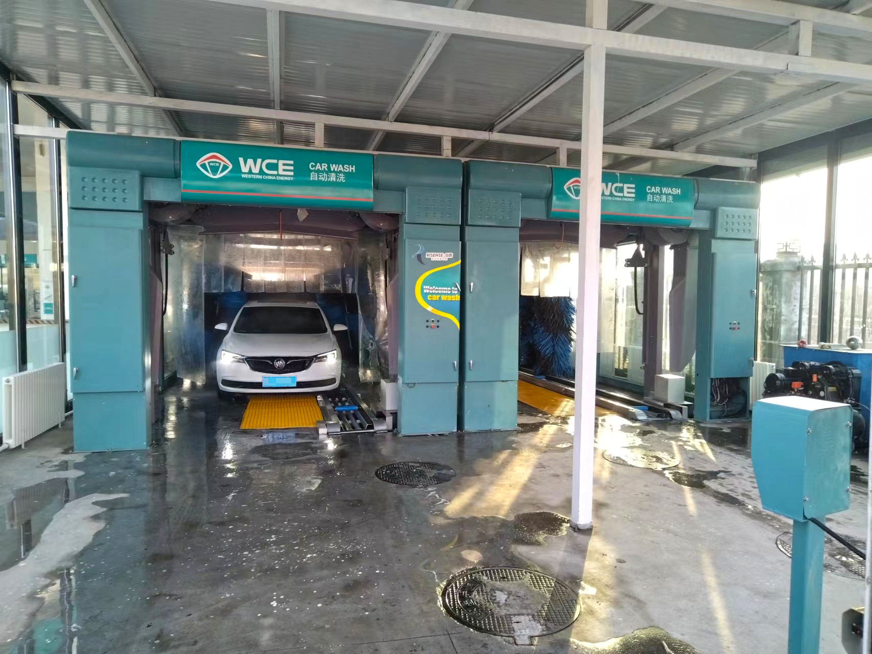 Fully Automatic ExpressTunnel Car Wash Machine with 9 Brushes Conveyor Belt for North/South America Market