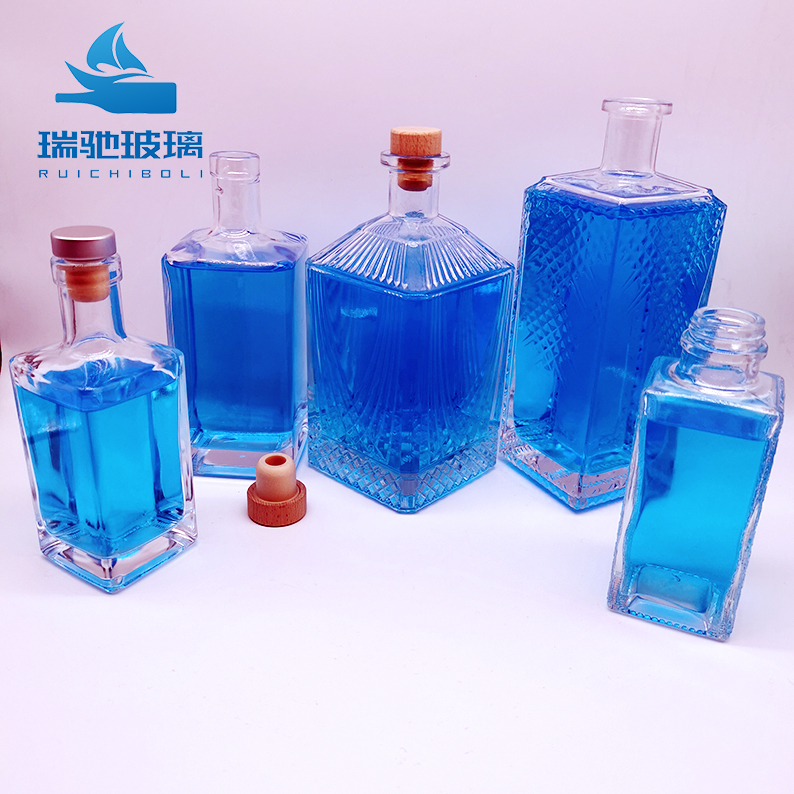 Offer for Square Empty Glass Bottles of Whiskey Vodka and Gin Customize Sealing Type