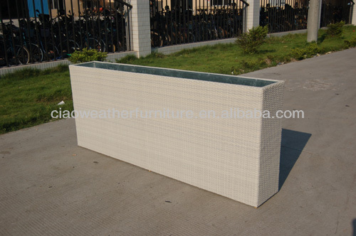 Floor Rattan Cover Flower Pot with Zinc Basin Inside and Advanced Technology
