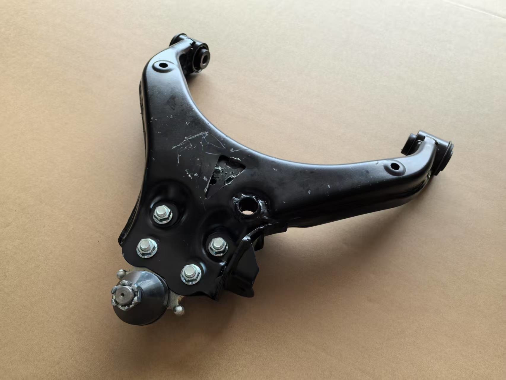 Left Lower Suspension Control Arm 8979458441 For ISUZU DMAX MUX High Quality Include Joint Ball And Rubber Bushing