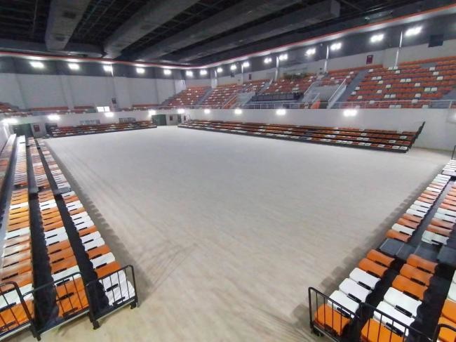 White Color Floor Mounted Arm Chair Retractable Bleacher Seating System For Stadium Gym And Auditorium