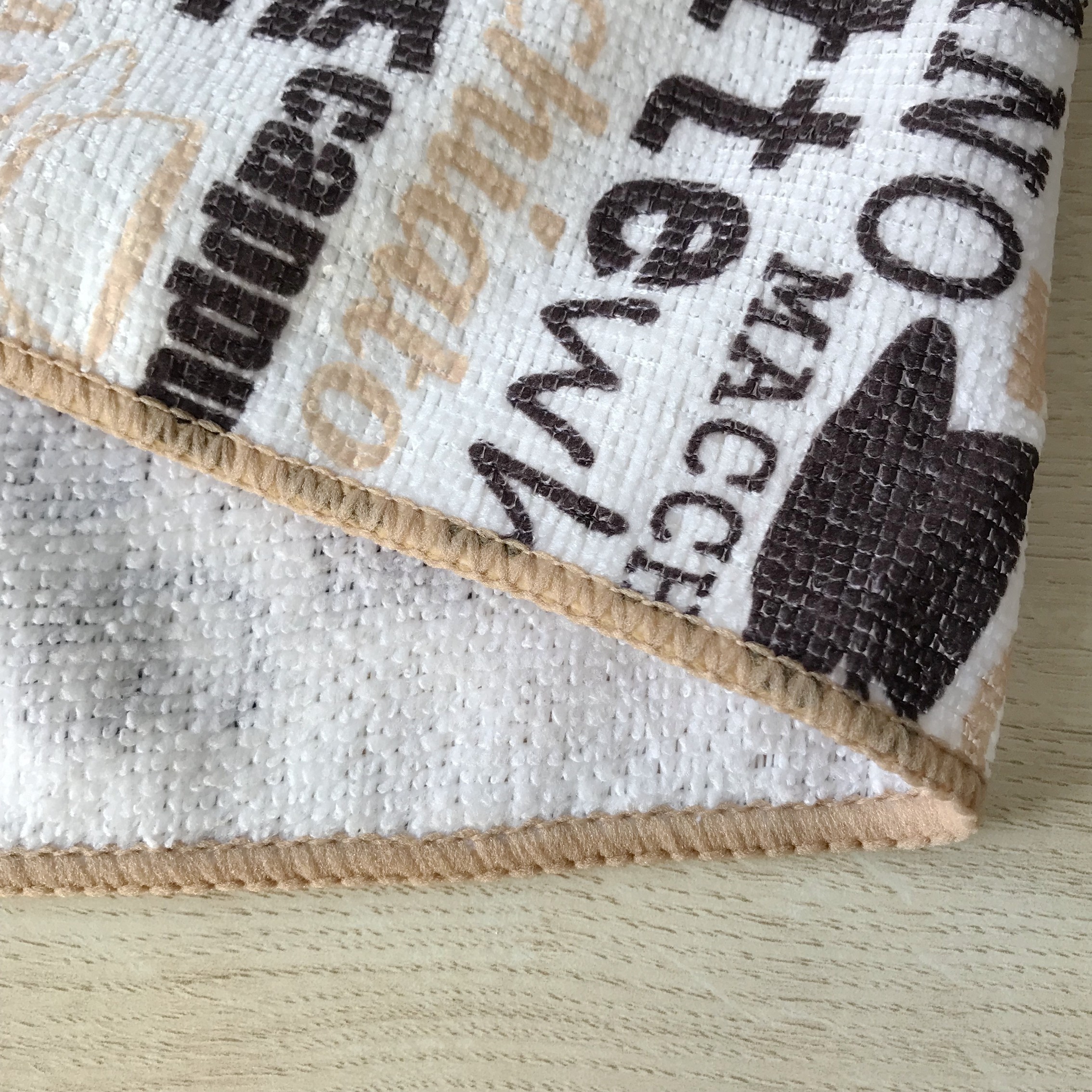 Single size printed polular microfiber dry water wipes OEM supplier with good quality