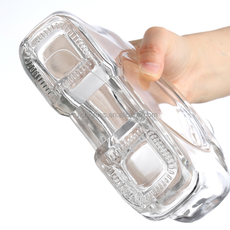 Superior Whisky Bottles with Modern Design and Enhanced Functionality