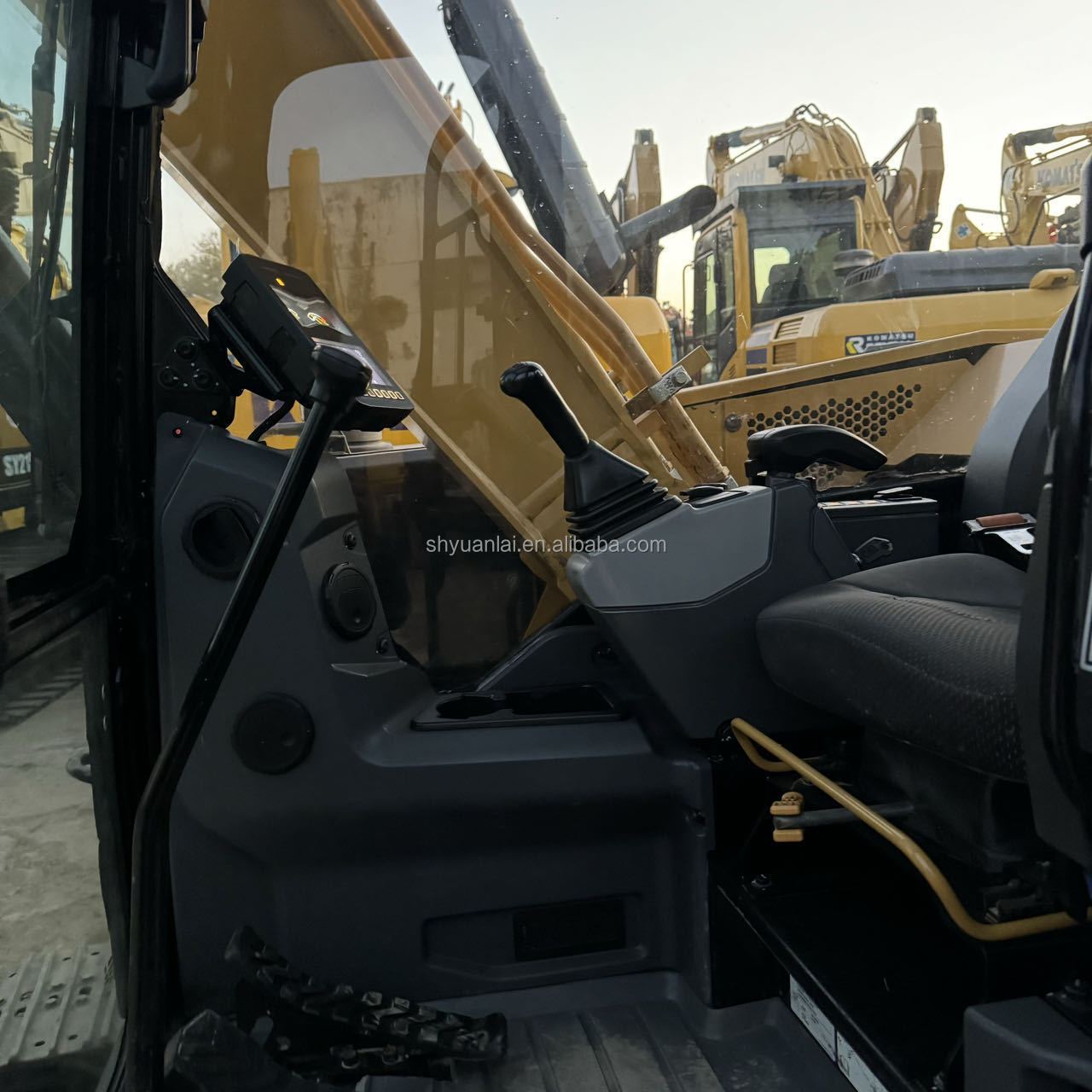 Original Hydraulic Cylinder Used Excavator KAT307 with Strong Power and MITSUBISHI Engine