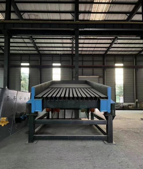 220 To 400 TPH Stone Crusher Rock Vibrating Feeder High Capacity