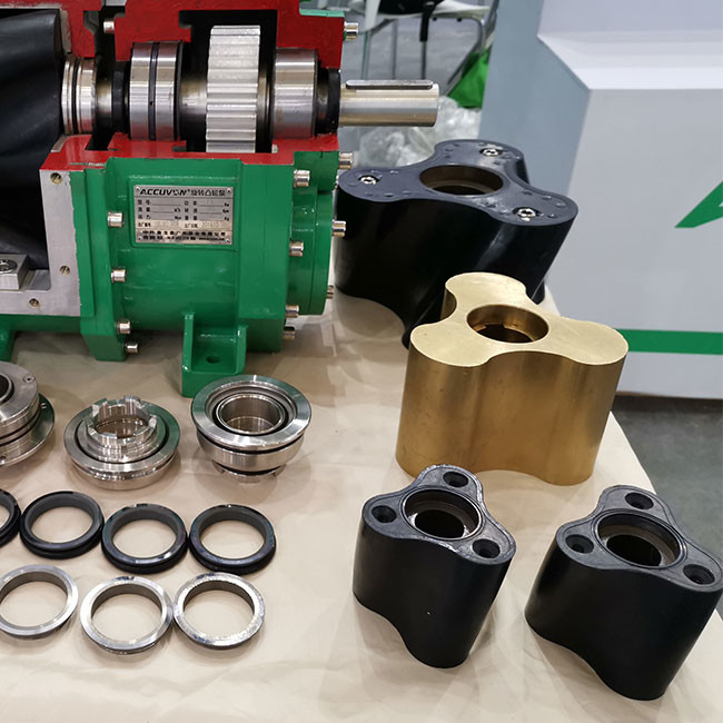 11-55KW Gear Lobe Vacuum Pump Anti Abrasion With Plastic Coated