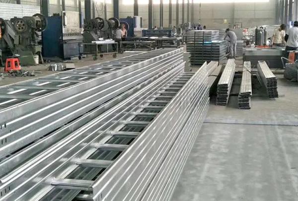 1.5 - 2.5mm Ladder Type Cable Tray Galvanised Steel Cable Tray Corrosion