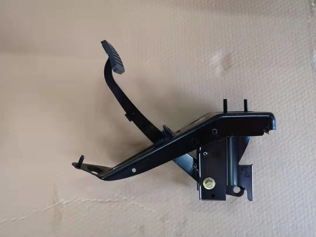 8978569790 Clutch Pedal Control Speed Change For ISUZU NKR NPR Left Foot Step