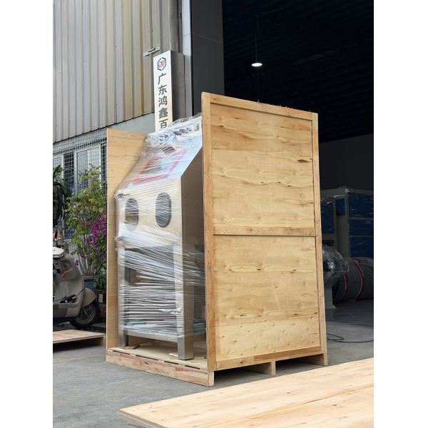 Small Automatic Wet Vapor Blasting Machine For Batch Hardware Parts Processing