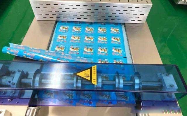 Multi Lanes Stretch Film Wrapping Packaging Machine Pharyngeal Swabs 14.5KW