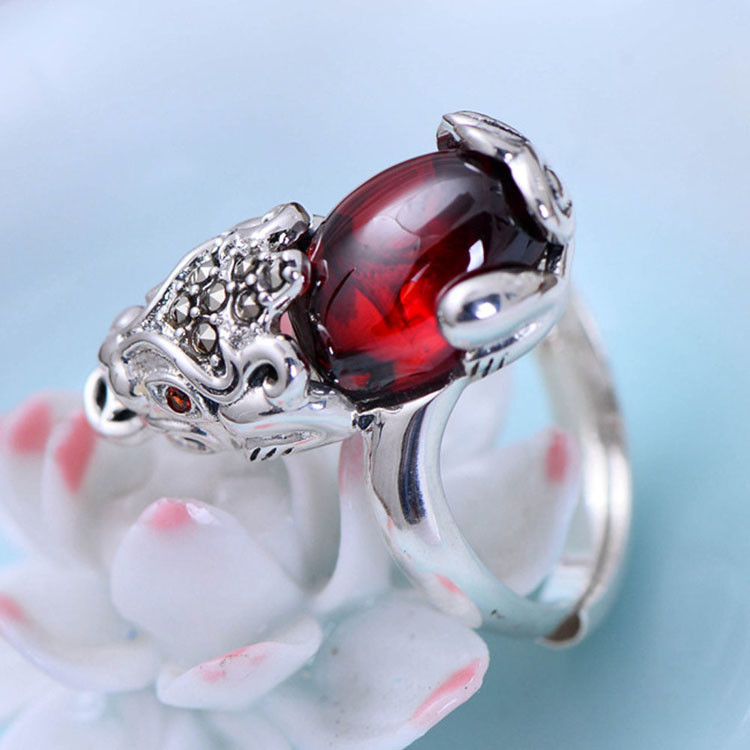 Vintage Brave Troops Design Thai Silver Created Garnet Ring(R20180101)