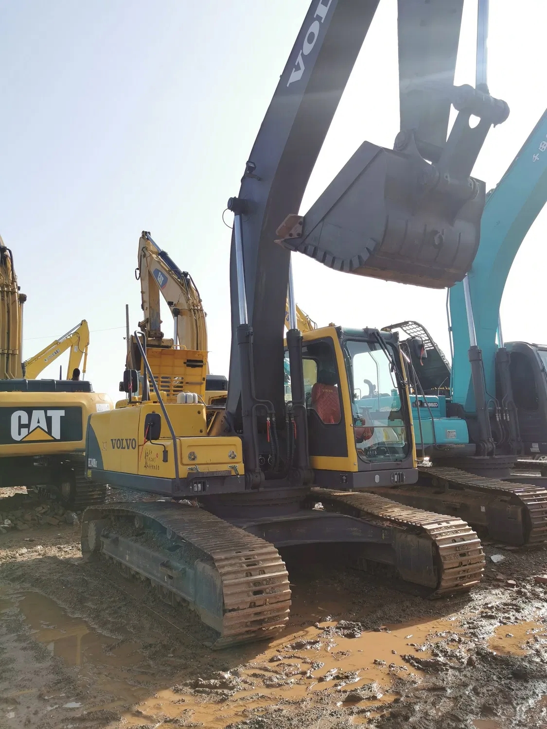Volvo Ec240dl Excavator with D7E EBE2 Engine and 25000 KG Machine Weight Good Condition