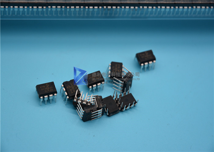 PIC12F675-IP 8 Pin Flash Based 5.5V 8 Bit CMOS Microcontrollers