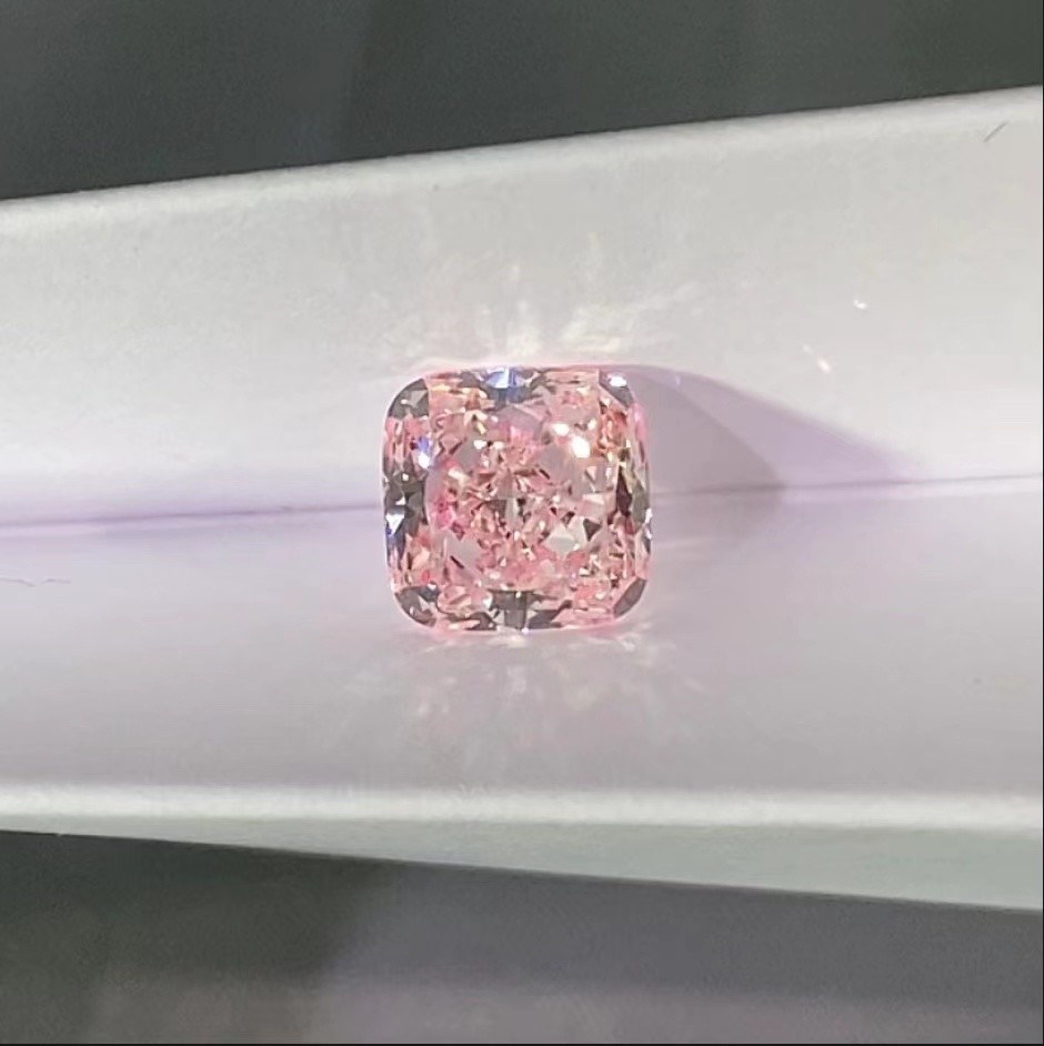 Laboratory Lab Made Pink Diamonds IGI Certified Cushion Shape VS-VVS