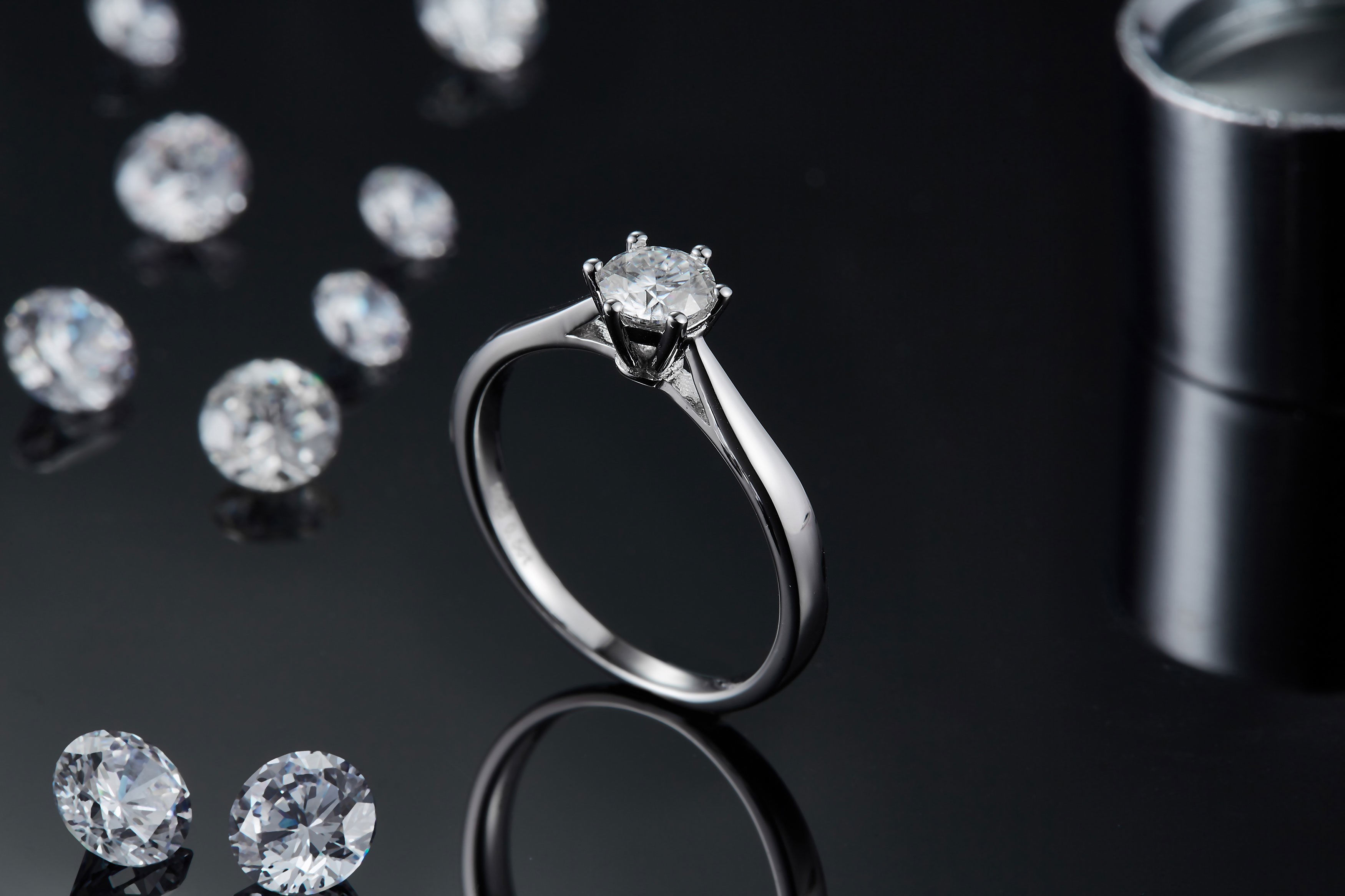 Minimalist Wedding Jewelry 9K Silver Ring Round Cut White Moissanite CZ