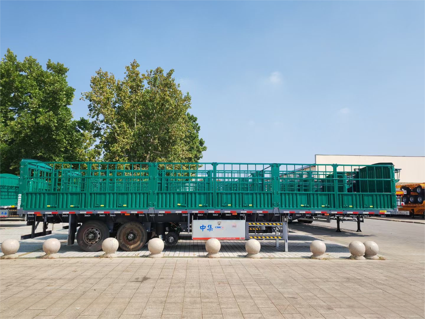 CIMC 2 3 4 Axles 30 50 60 ton Side Wall Bulk Livestock and Vegetables Transport Fence Stake Cargo Semi Truck Trailer