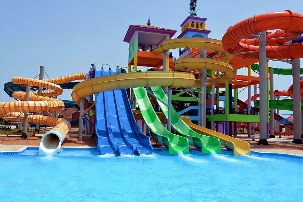 18.5Kw 3m Width Water Park Slide Amusement Theme Park Facilities Games