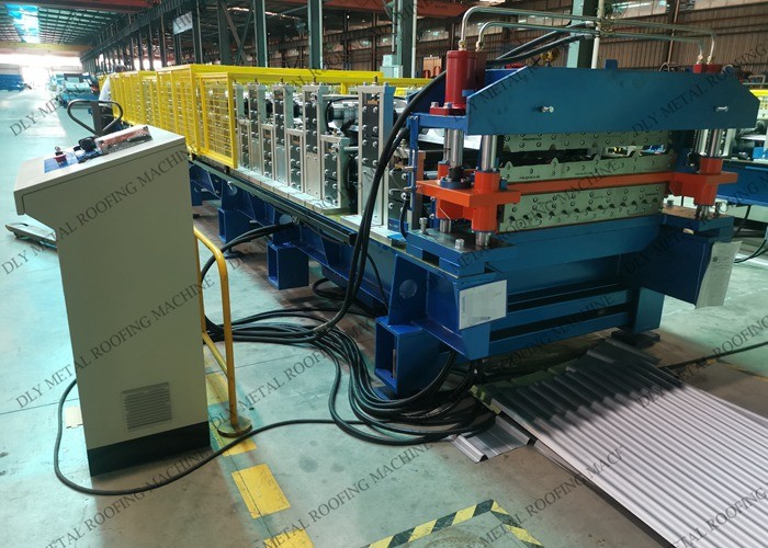 High Speed PPGI Plc Metal Roofing Equipment Automatic Hydraulic Cutting