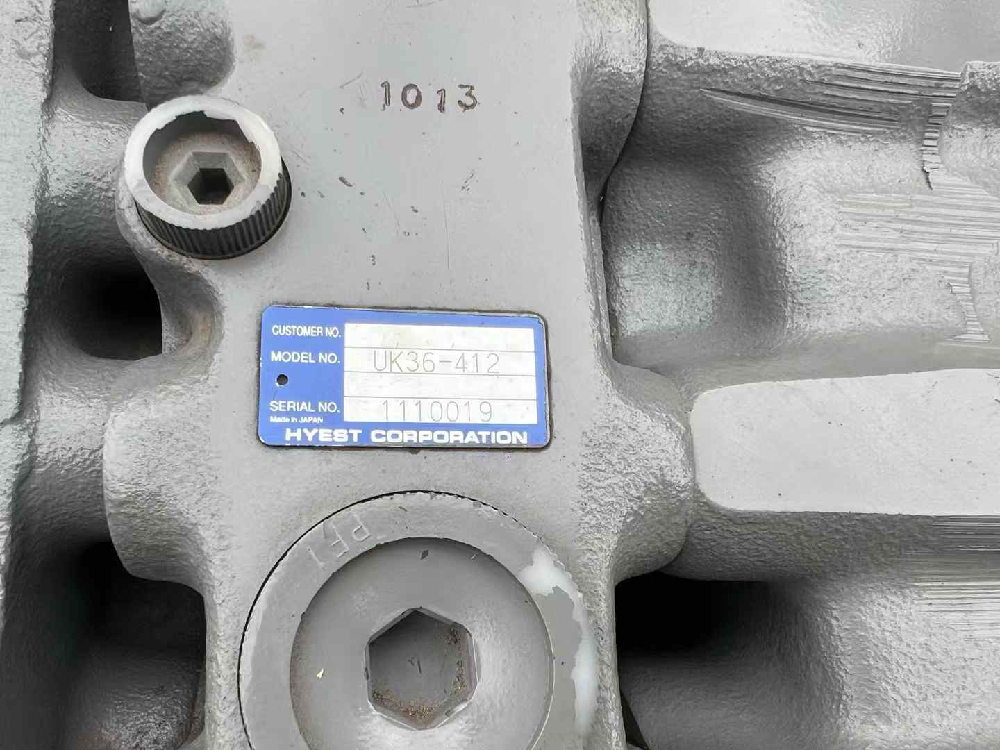 Volvo 140 210 240 290 460 480 & Toshiba UX28 UX32 UK36 Main Control Valve Excavator Parts