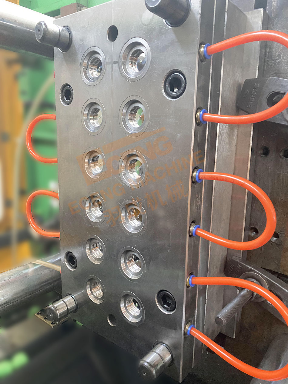 4Cr13 Stainless Steel PET Plastic Injection Preform Mould 12 Cavity