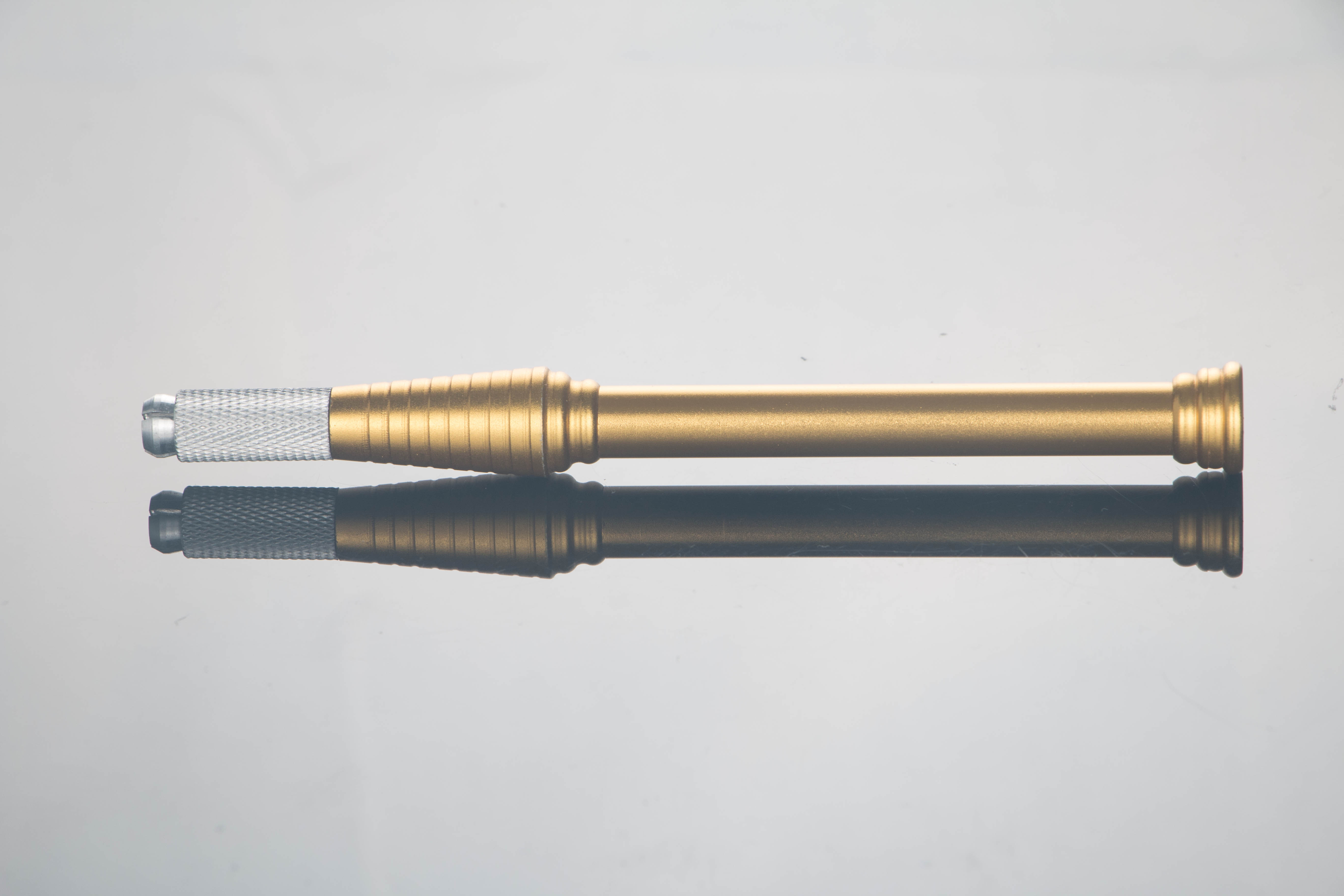 Lightweight Gold Manual Tattoo Pen For Eyebrow And Lip Operation