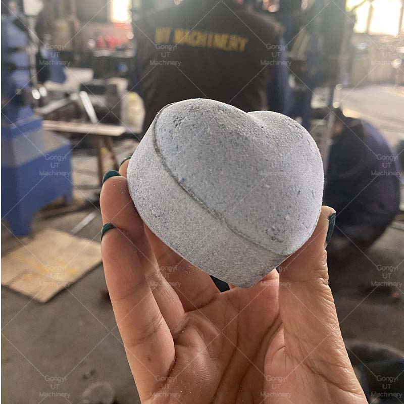 2024 Full Automatic Bath Bomb Salt Press Making Machine with Different Shapes in Russia
