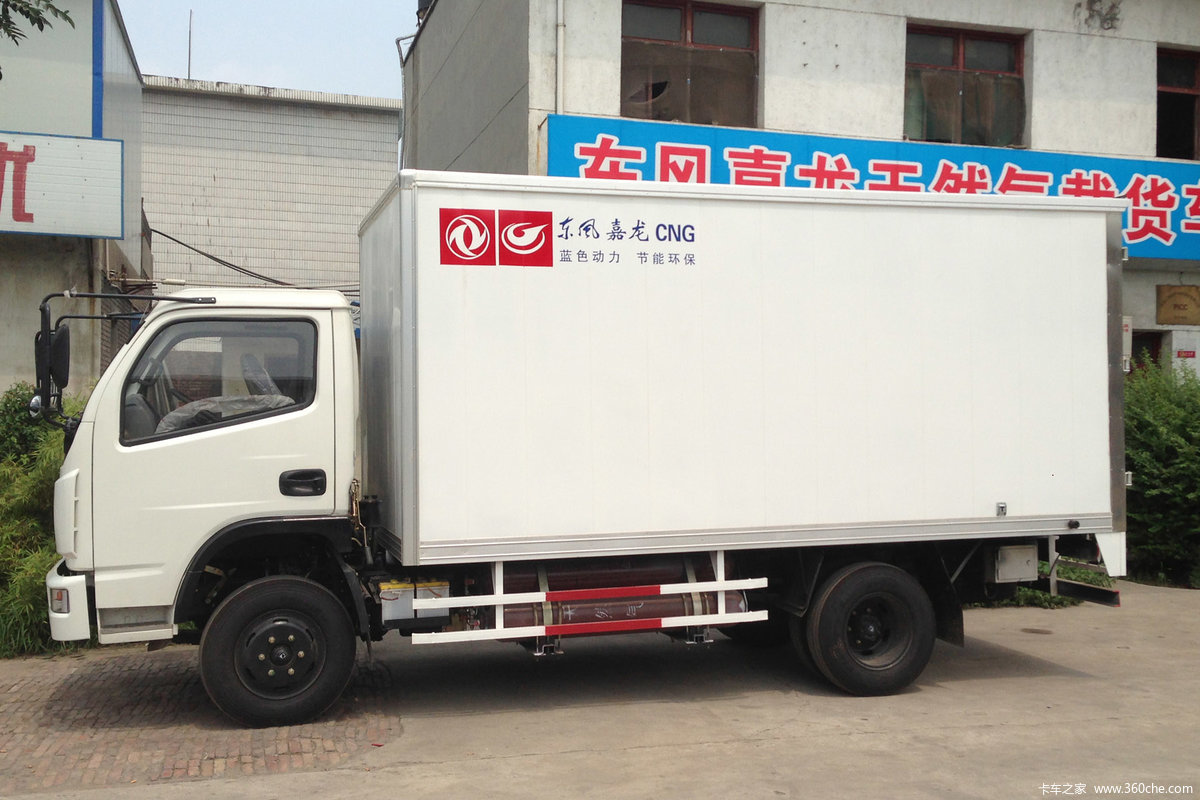 4X2 Cummins Engine Manual Automatic Euro 4 CNG Left Cargo Truck For Dongfeng Mini Van