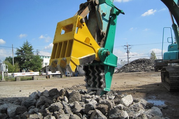 Beiyi BYC300 Concrete demolition tools machinal pulverizer small rock crusher excavator pulverizer for 20T excavator