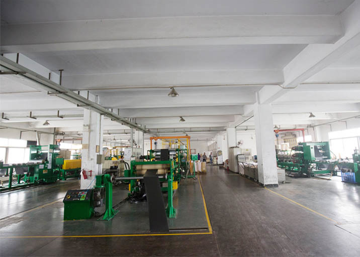 Polyolefin Thermal Insulation Foam PE Rubber Aero Aluminum Foil Foam XLPE Polyethylene Rolls and Sheets