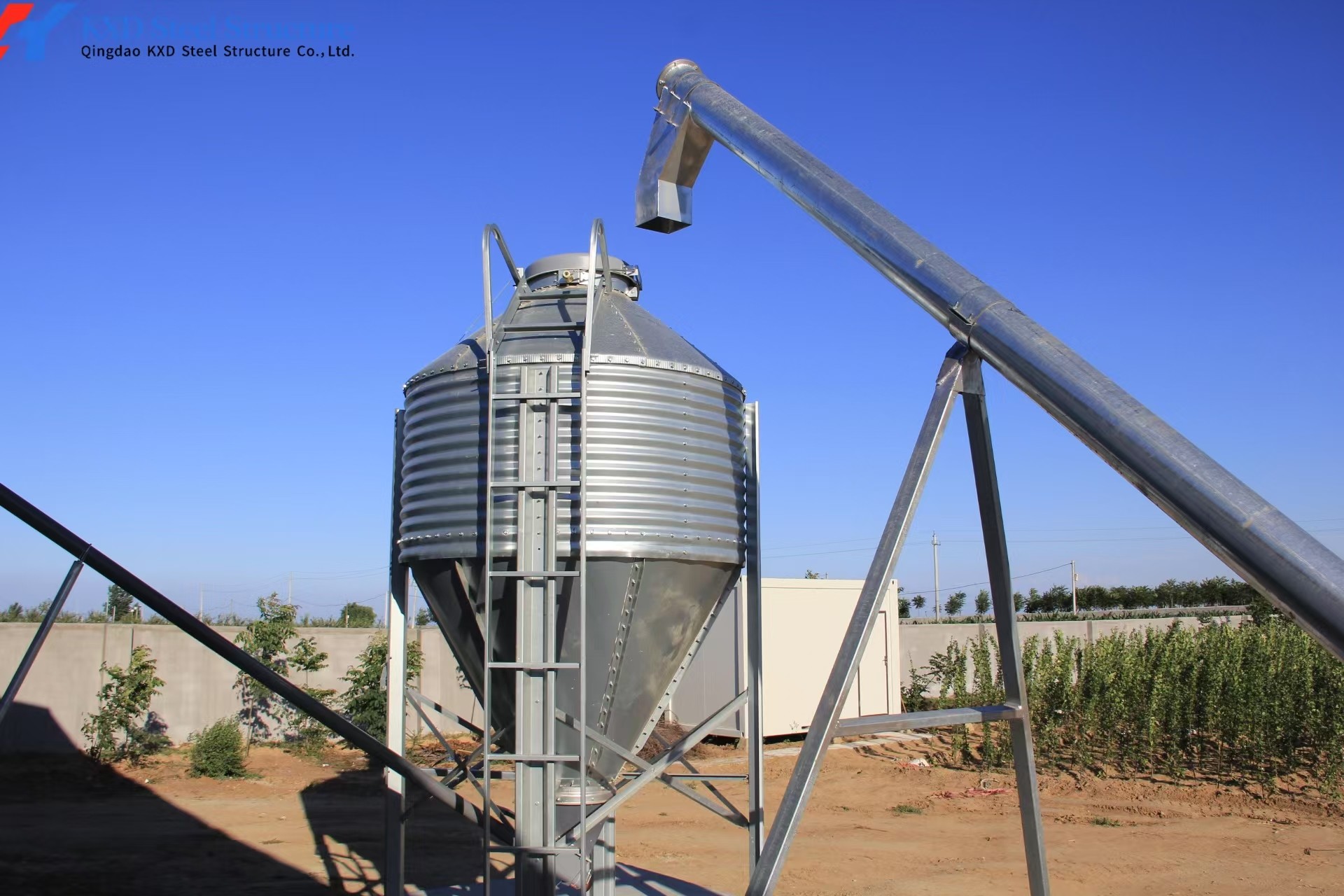 Customized Steel Poultry House , Prefab Chicken House For Layer Broiler Farming