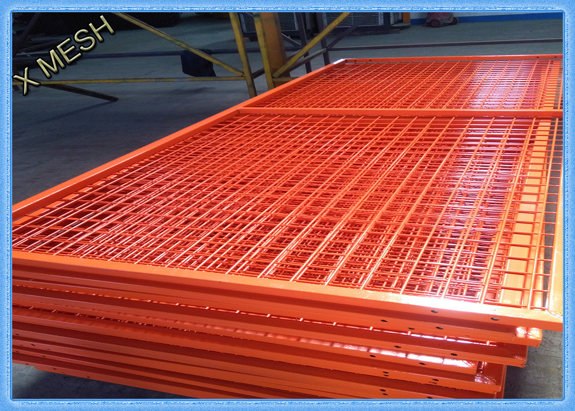 Canada Standard Powder Coated 9.5ft x 6ft Temporary Mesh Fence with Base