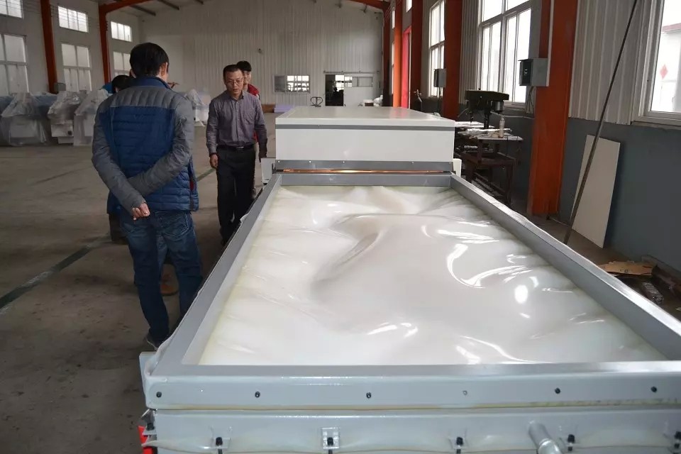 Semi-automatic PVC film wood veneer vacuum membrane press machine for cabinet WPC door